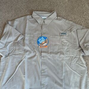 Columbia men’s short sleeve shirt